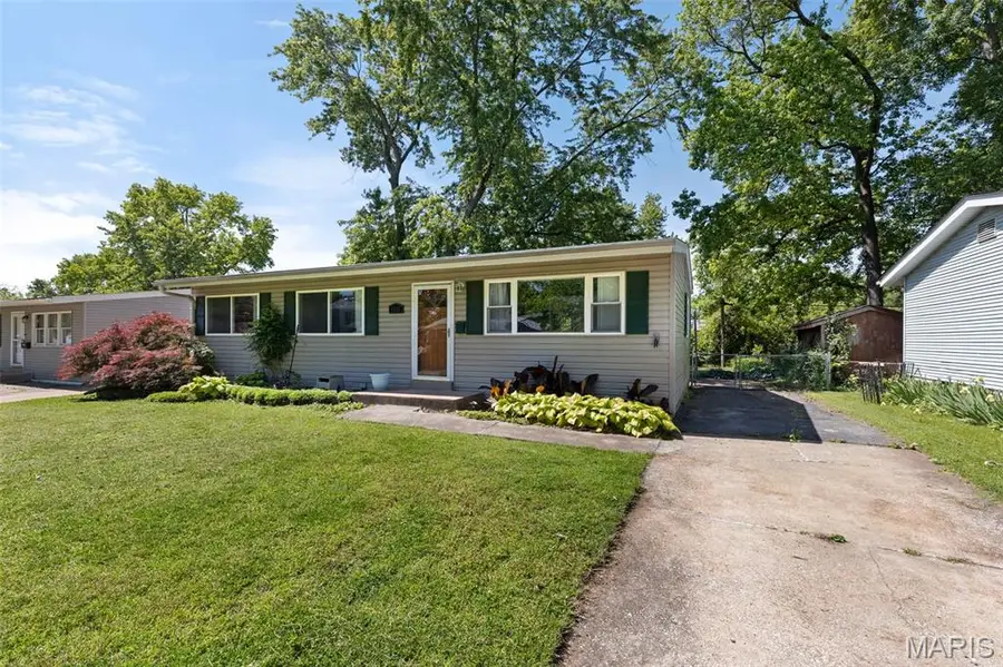 1040 Kostka Lane, Florissant, MO 63031 - #2