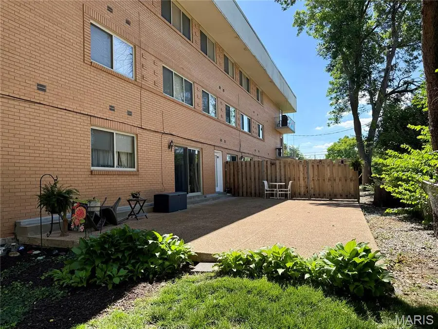 8631 Old Bonhomme Road #1E, Saint Louis, MO 63132 - #2