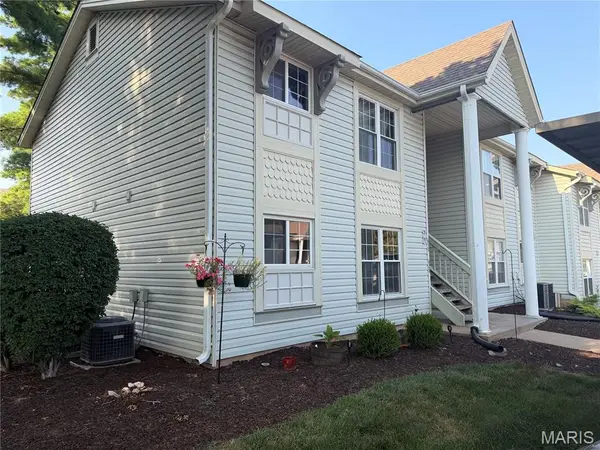 628 Sugar Trail Court #1, St Peters, MO 63376