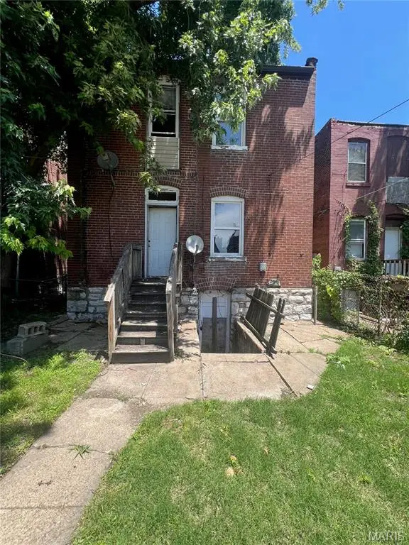 4142 W Kossuth Avenue, Saint Louis, MO 63115 - #3
