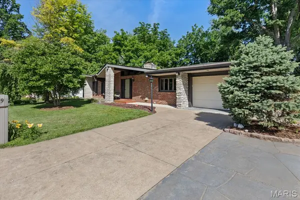 139 College Drive, St Charles, MO 63301