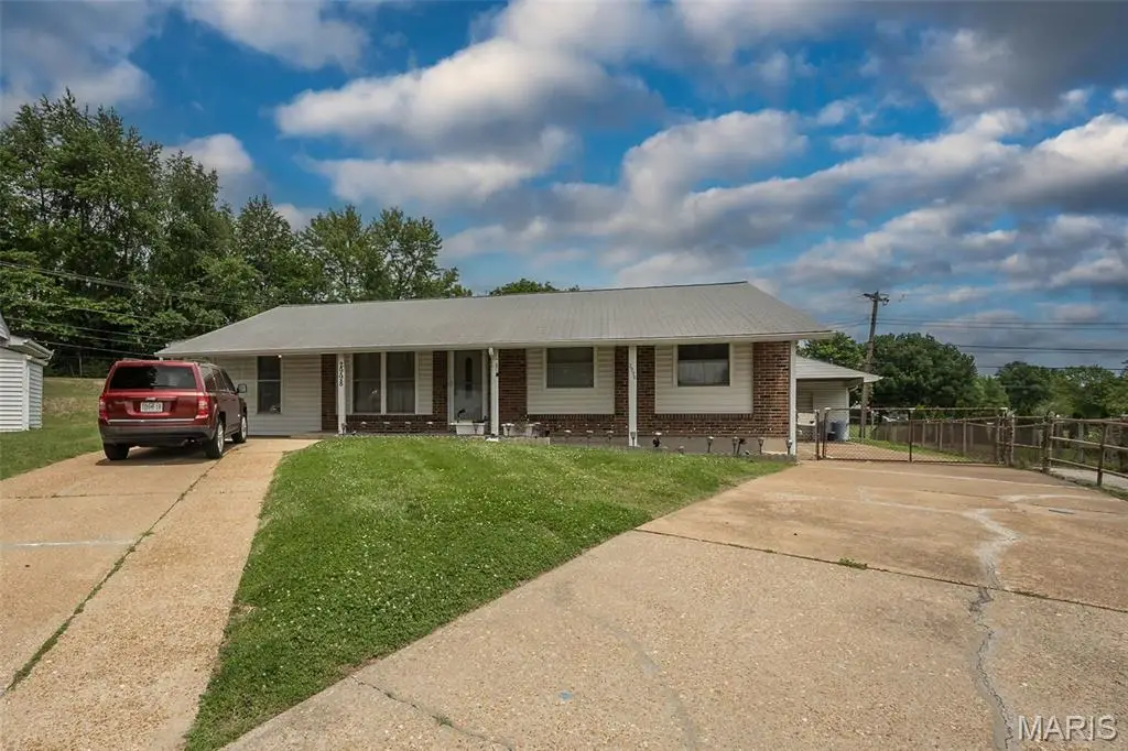 2998 Foxwood Drive, Maryland Heights, MO 63043 - #1