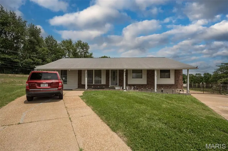 2998 Foxwood Drive, Maryland Heights, MO 63043 - #2