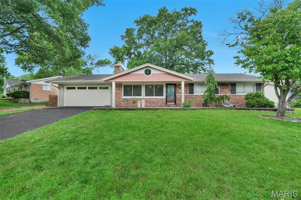 157 Romine Circle, Ballwin, MO 63011 - #1