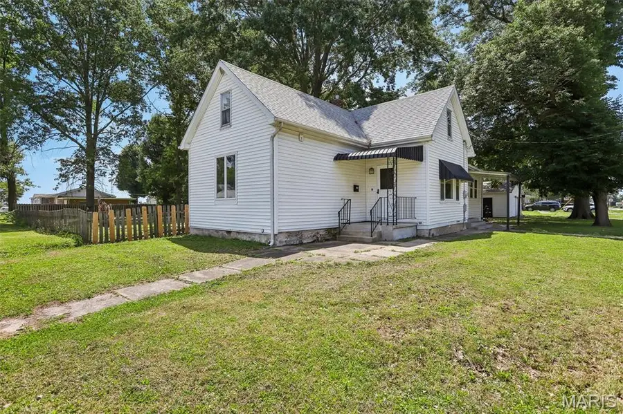 700 E 1st South Street, Mount Olive, IL 62069 - #2
