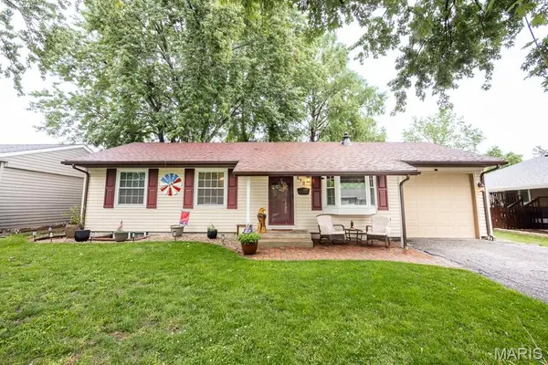 612 W Nixon Drive, O'Fallon, IL 62269