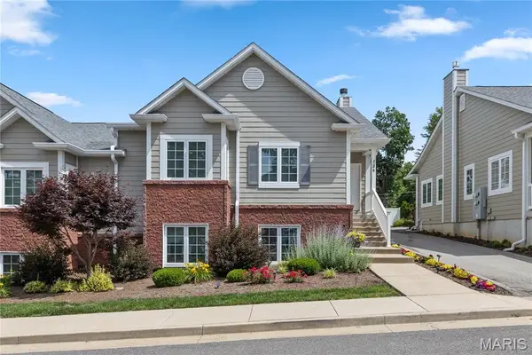 738 Windberry Court #9, Oakland, MO 63122