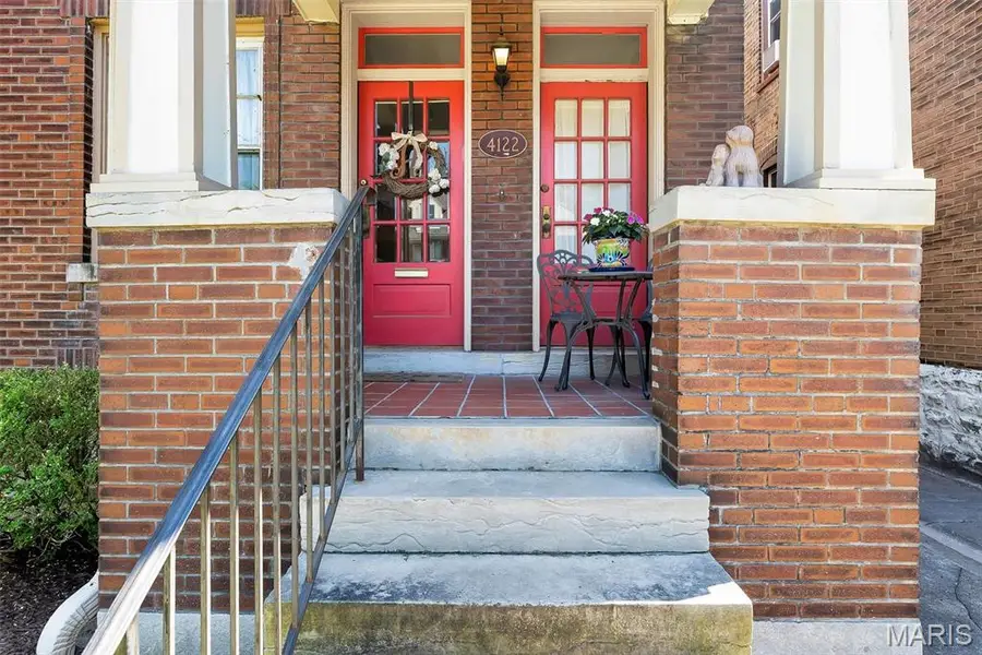 4122 Russell Boulevard, Saint Louis, MO 63110 - #3
