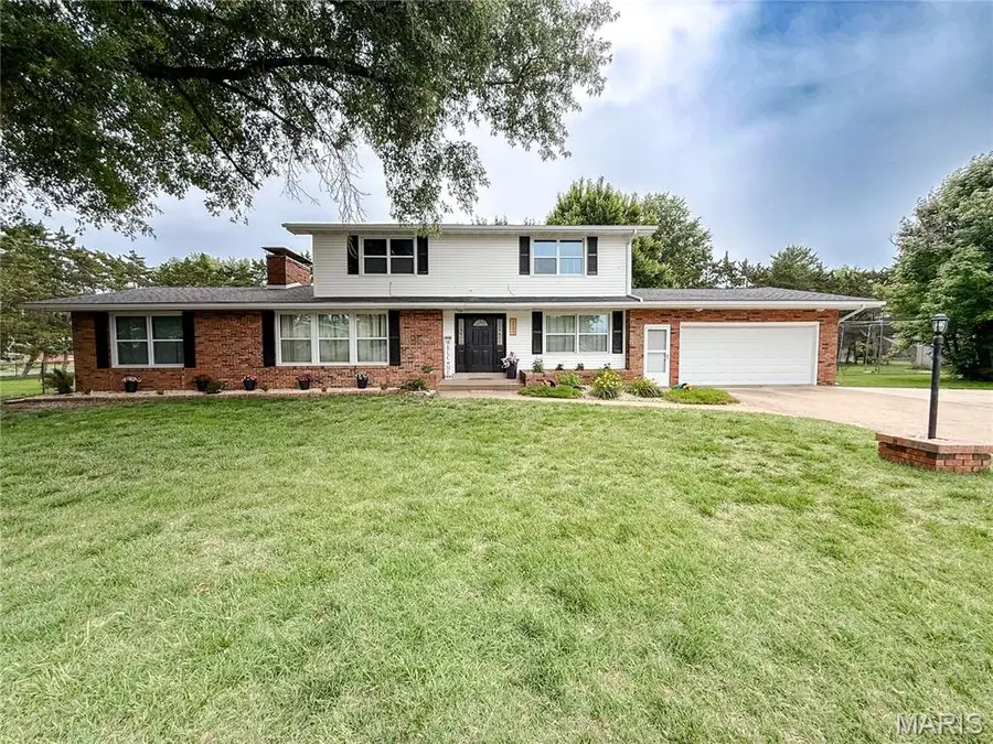 2707 Lemon Street Road, Highland, IL 62249 - #3