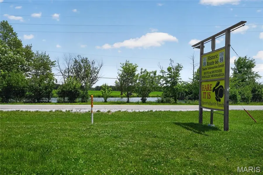 1016 S Madison Street, Staunton, IL 62088 - #2