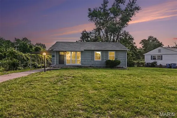 9800 Scottdale Drive, St Louis, MO 63136