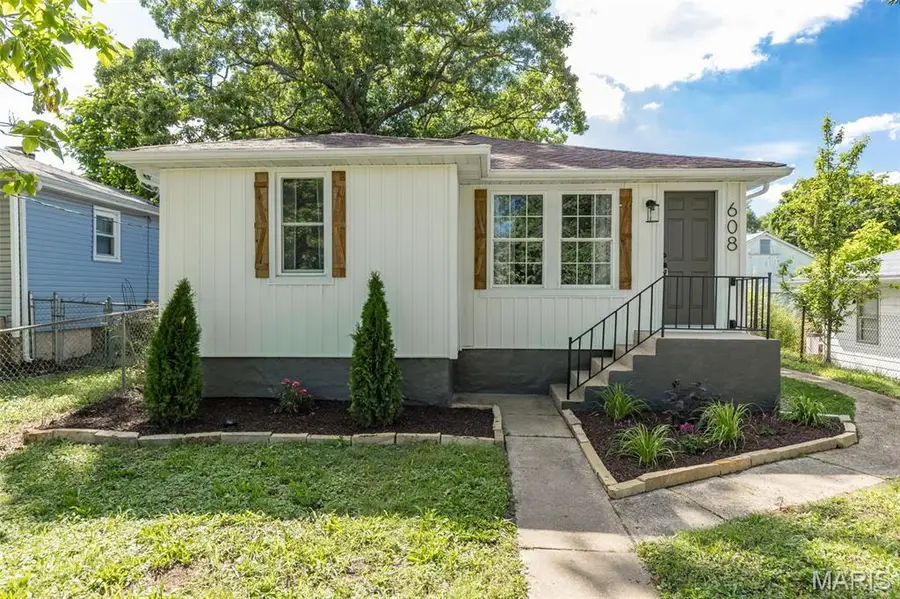 608 N 4th Street, De Soto, MO 63020 - #2