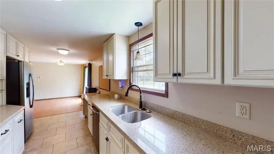 304 Charles Avenue, Greenville, IL 62246 - #3