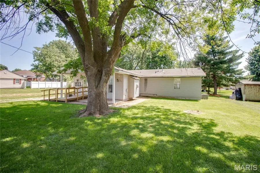 511 S Pearl Street, Jerseyville, IL 62052 - #2