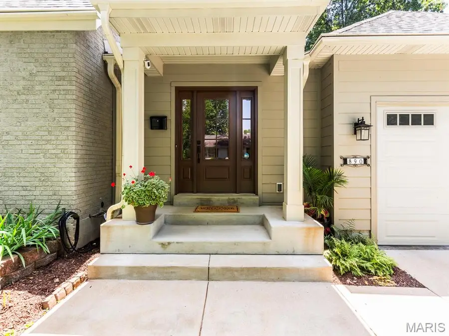 890 Warwick Lane, Glendale, MO 63122 - #2