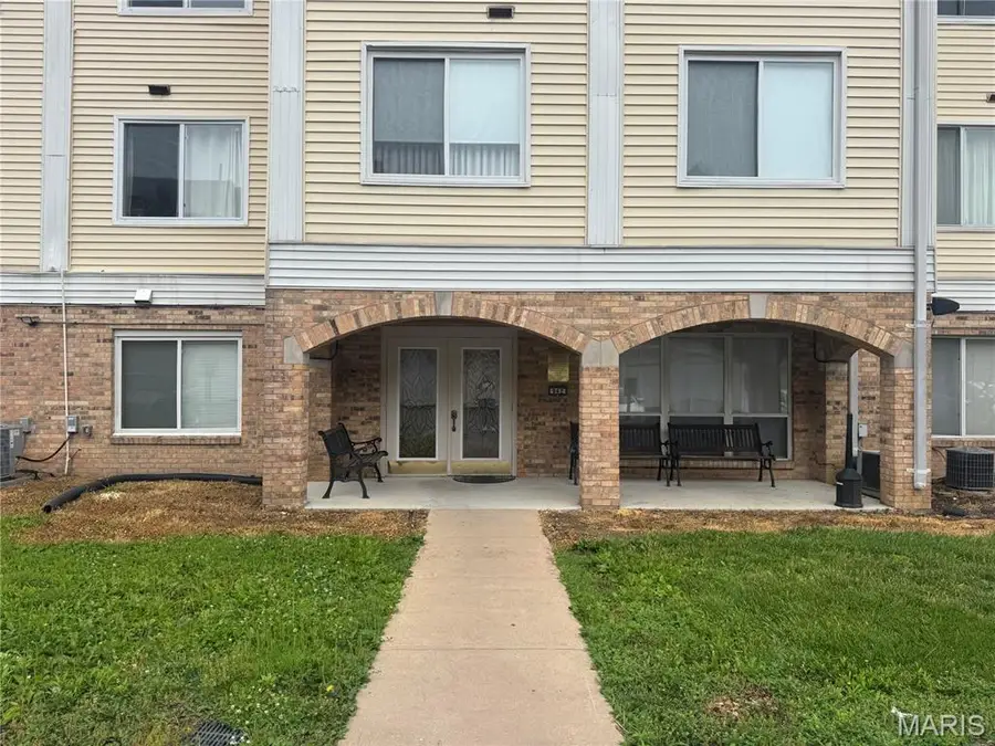942 Guelbreth Lane #208, Saint Louis, MO 63141 - #3