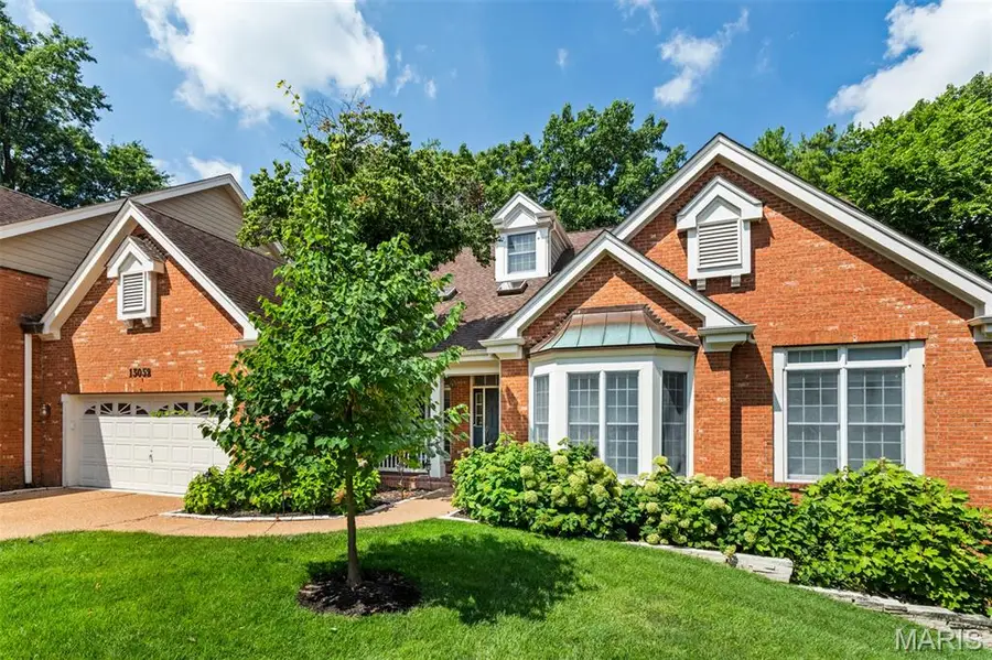 13052 Pembrooke Valley Court, Town And Country, MO 63141 - #3