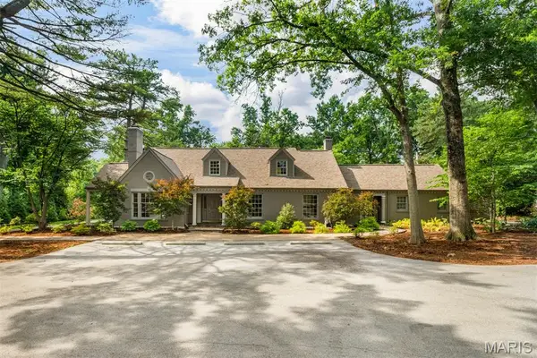 10928 Clayton Road, St Louis, MO 63131