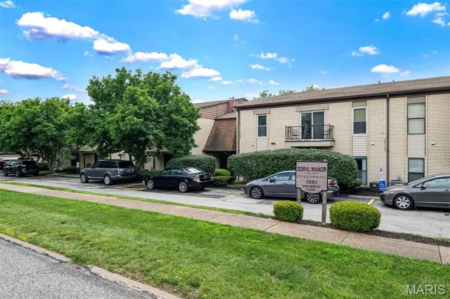 1251 Guelbreth Lane #211, Saint Louis, MO 63146 - #2