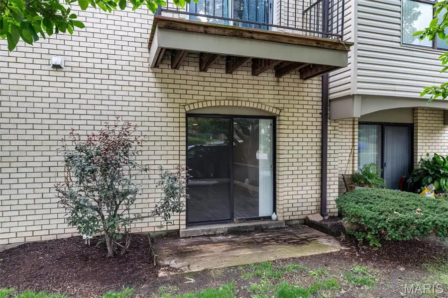 1251 Guelbreth Lane #211, Saint Louis, MO 63146 - #3