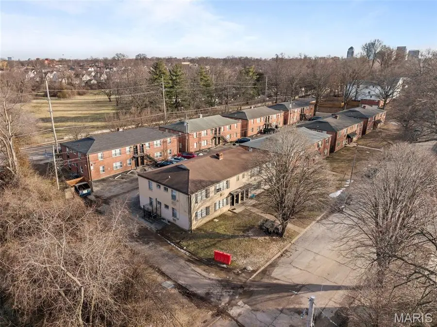 1000 Wild Cherry Lane, University City, MO 63130 - #3