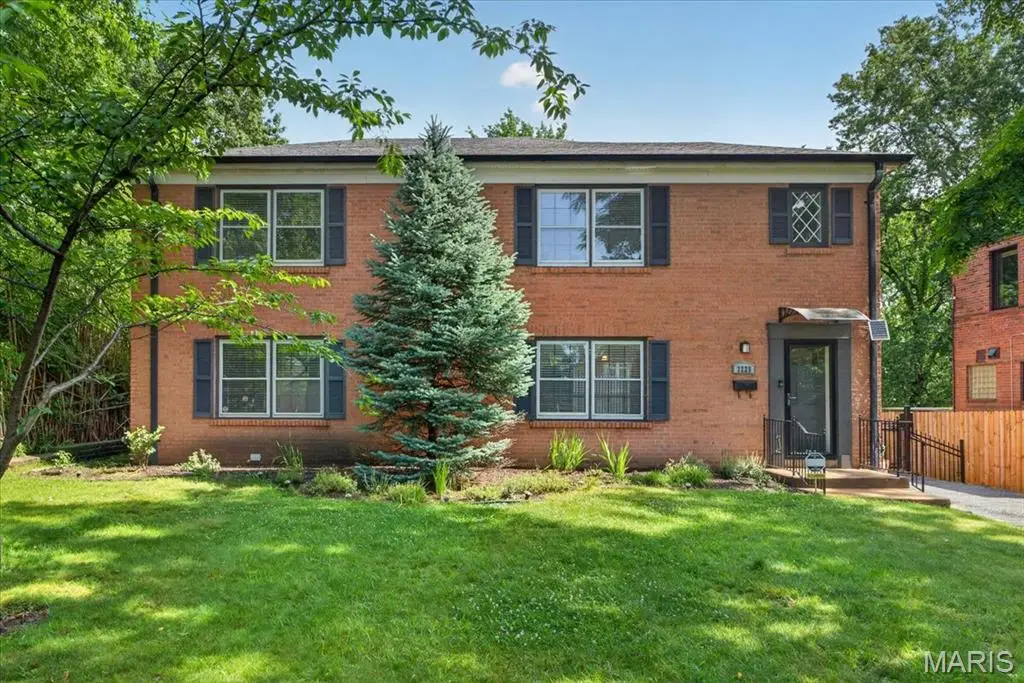 7225 Clayton Road, Saint Louis, MO 63117 - #1
