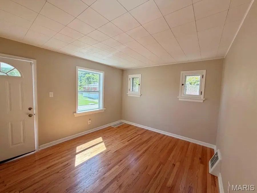10063 Green Valley Drive, Saint Louis, MO 63136 - #2