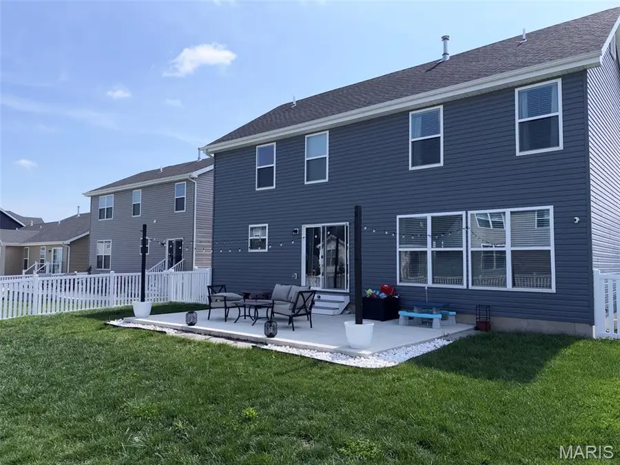 807 Palisades Circle, Saint Charles, MO 63301 - #2