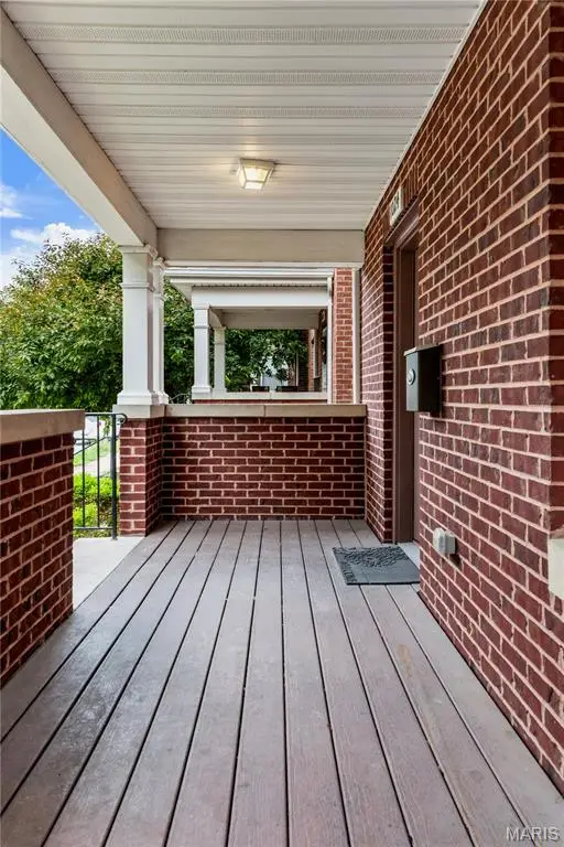 1024 Bates Street, Saint Louis, MO 63111 - #2