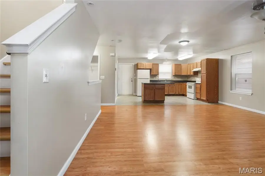 1024 Bates Street, Saint Louis, MO 63111 - #3