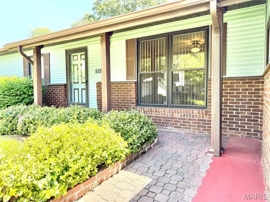 519 Franklin Avenue, Troy, IL 62294 - #2