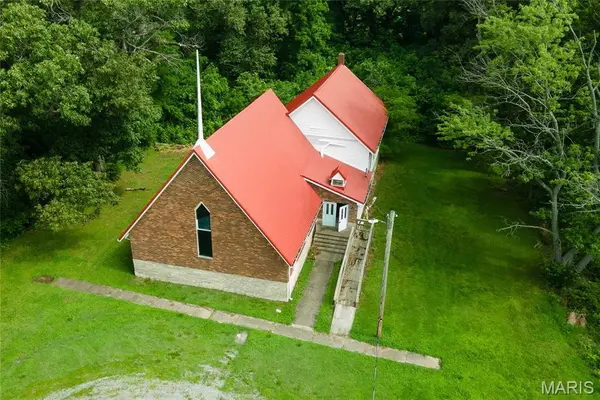 270 Alexander, Eldorado, IL 62930