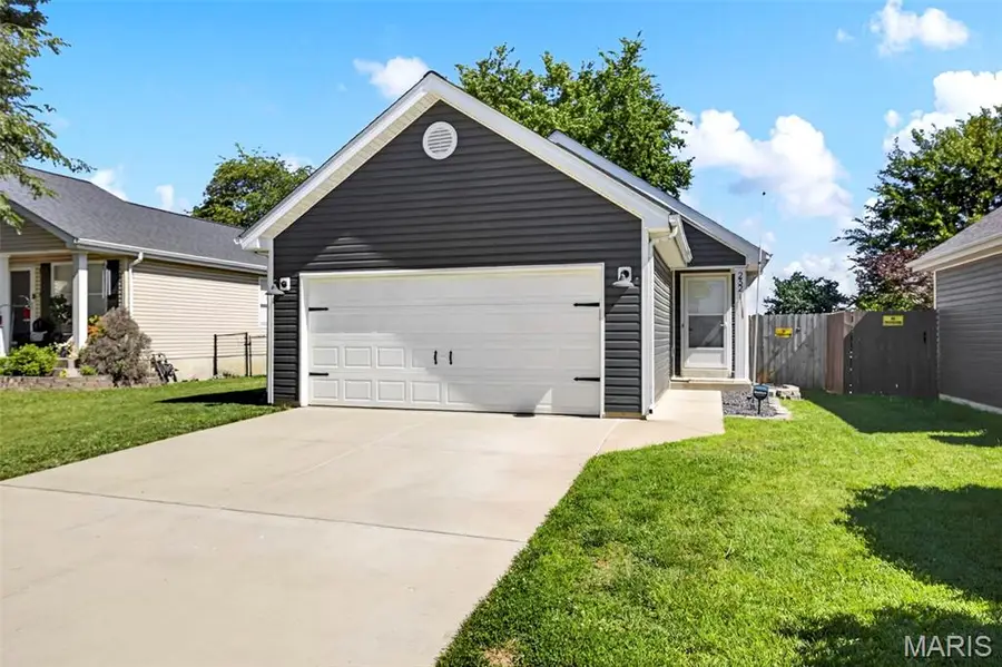 232 Autumn Oaks Drive, Troy, MO 63379 - #2