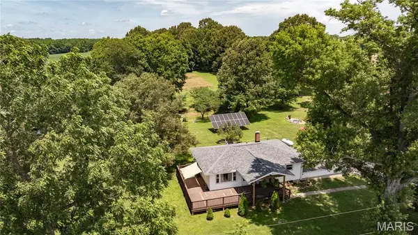 9480 Battleford Road, Stonefort, IL 62987