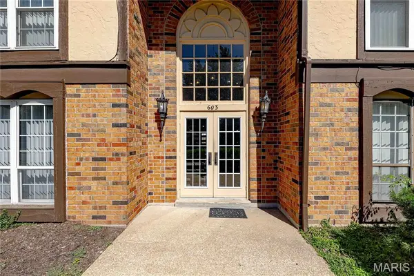 603 Rosetta Drive #E, Florissant, MO 63031