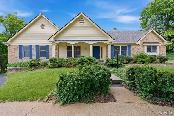 201 W Manor Dr. Drive, Chesterfield, MO 63017-2970