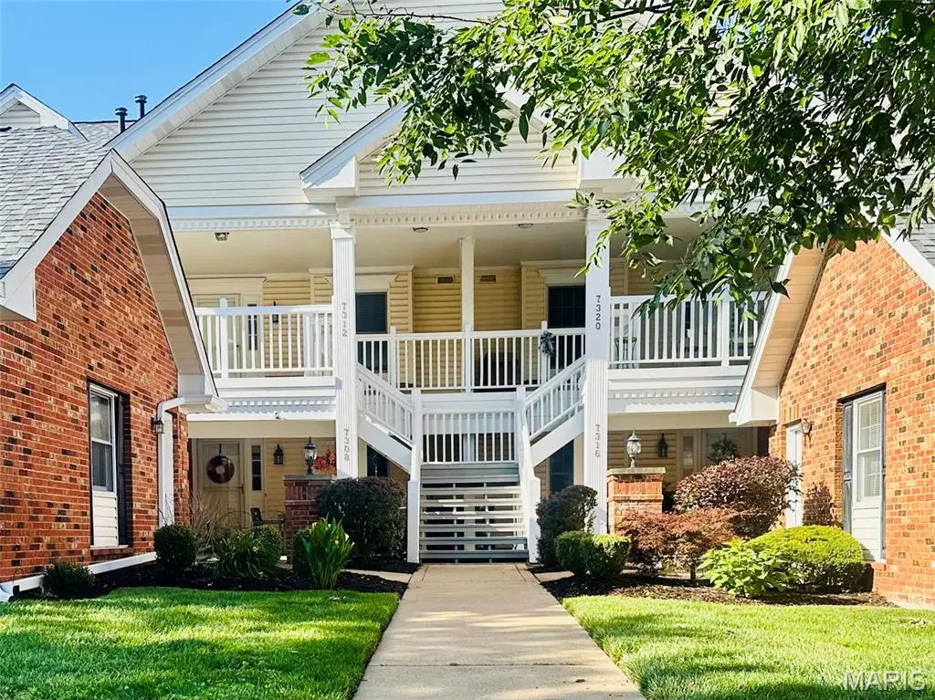 7312 Woodlawn Colonial Lane, Saint Louis, MO 63119 - #1