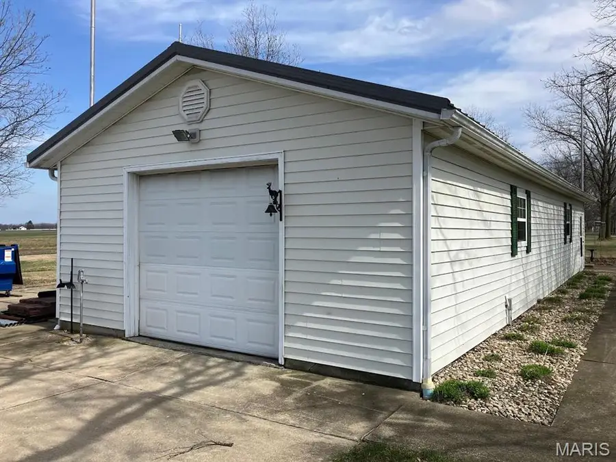 6811 Breese Road, Aviston, IL 62216 - #3