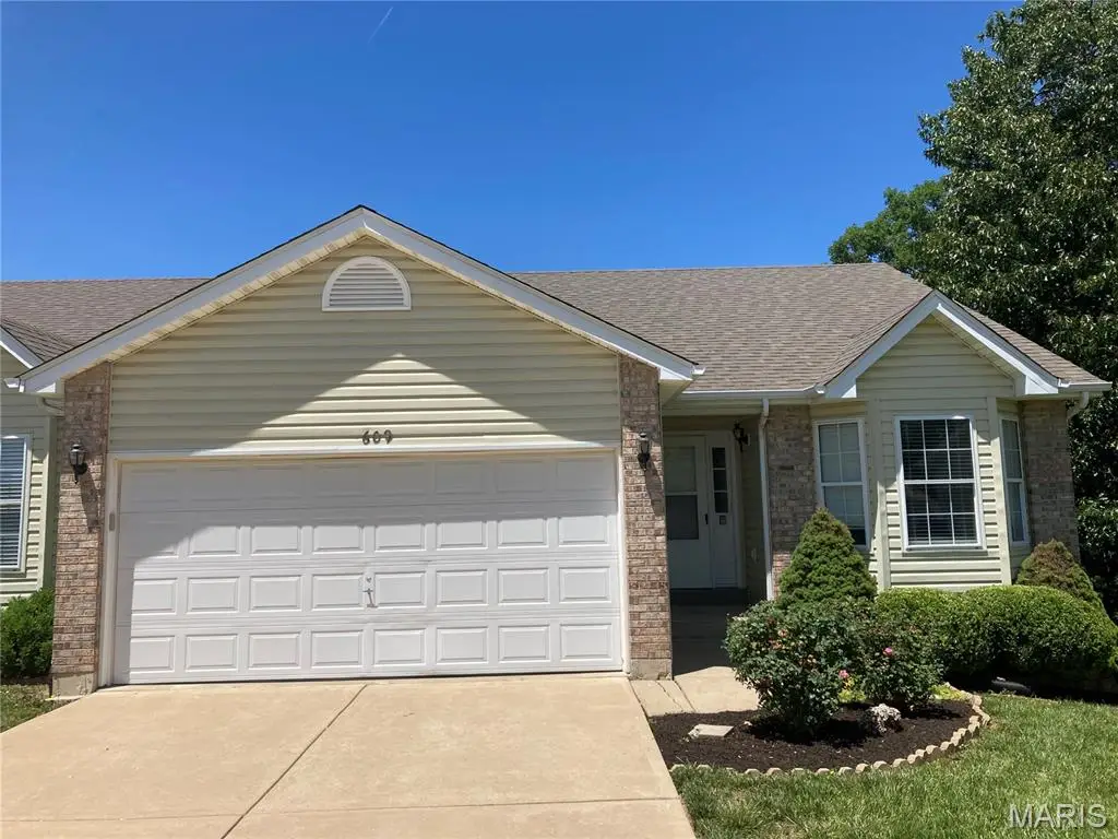 609 Meadowview Court, Warrenton, MO 63383 - #1