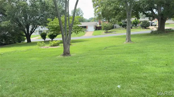 660 Herbst Drive, Florissant, MO 63031