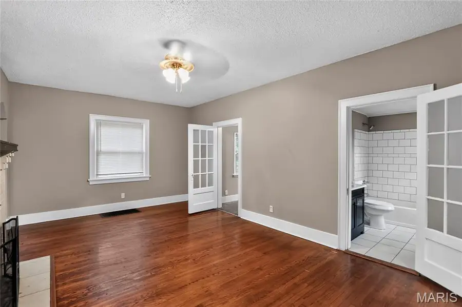 216 Harrison Avenue, Saint Louis, MO 63135 - #3
