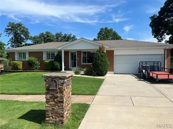 4657 Skyridge Court, St Louis, MO 63128