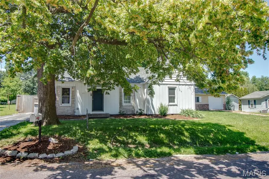 23 N 9th Street, East Alton, IL 62024 - #3