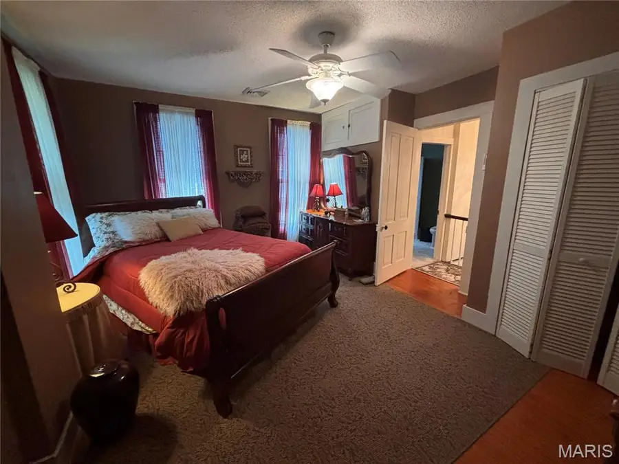 906 Georgia Street, Louisiana, MO 63353 - #3