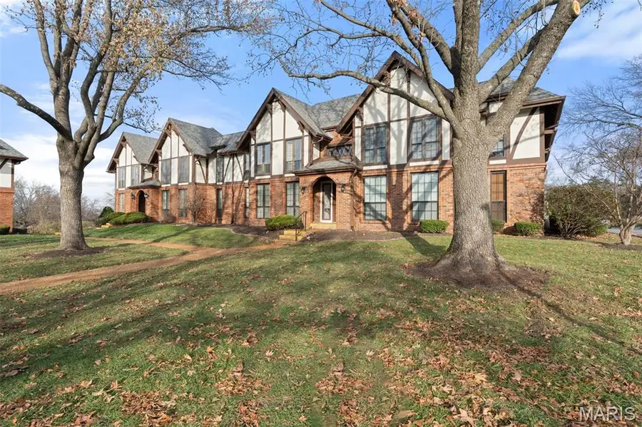 917 Claytonbrook Drive #3, Ballwin, MO 63011 - #3