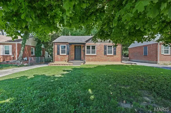 580 S New Florissant Road, Florissant, MO 63031