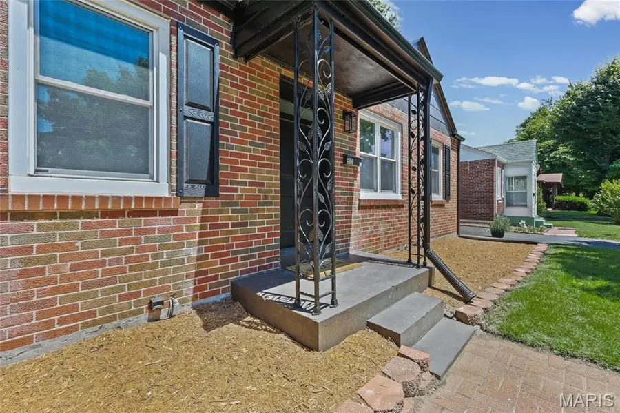 580 S New Florissant Road, Florissant, MO 63031 - #3