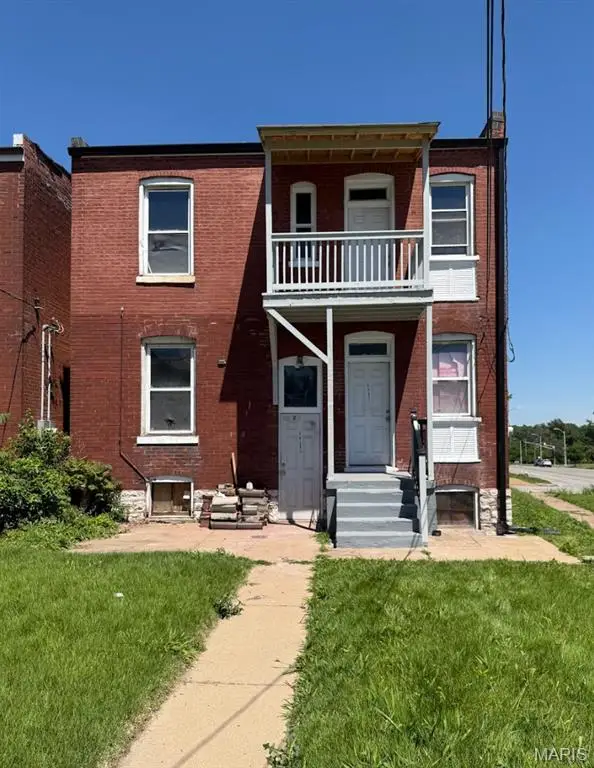 4582 Clarence Avenue, Saint Louis, MO 63115 - #2