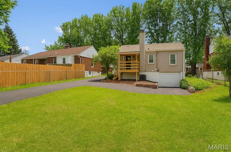 901 Fontaine Place, Saint Louis, MO 63137 - #3