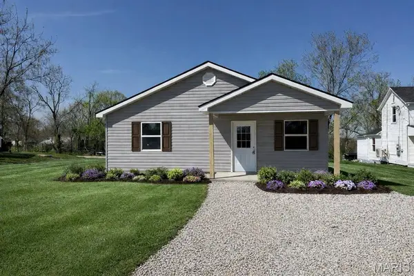 955 Virginia Mines Street, St Clair, MO 63077